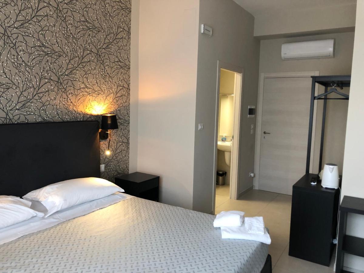 Dante 11 Guesthouse By Apulia Accommodation Бари Экстерьер фото